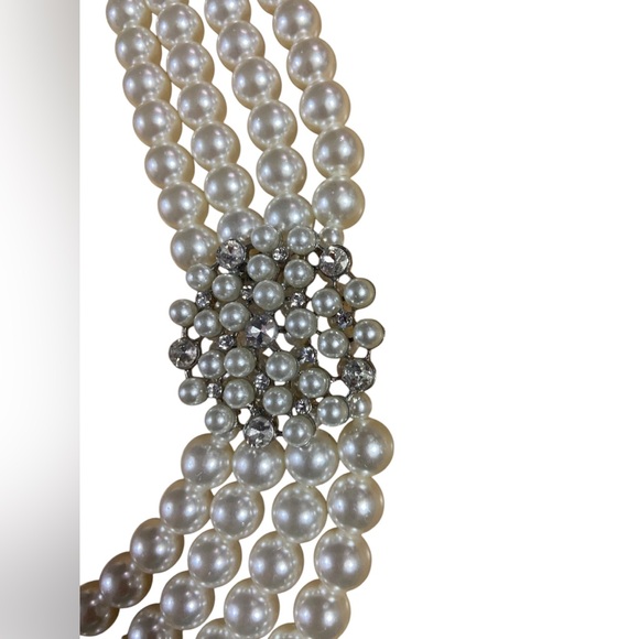 Paparazzi Zi Collection pearl and rhinestone statement necklace - Picture 3 of 3